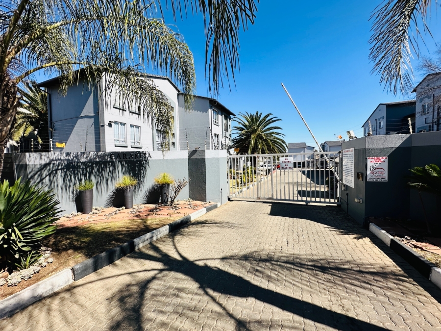 3 Bedroom Property for Sale in Verwoerdpark Gauteng