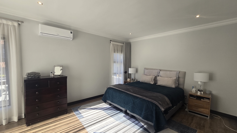 5 Bedroom Property for Sale in The Wilds Gauteng