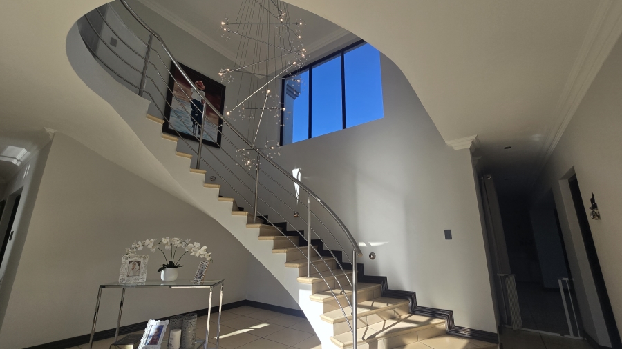 5 Bedroom Property for Sale in The Wilds Gauteng