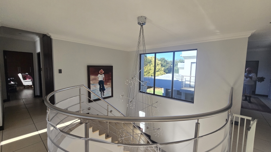 5 Bedroom Property for Sale in The Wilds Gauteng