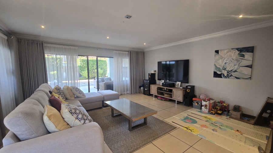 5 Bedroom Property for Sale in The Wilds Gauteng