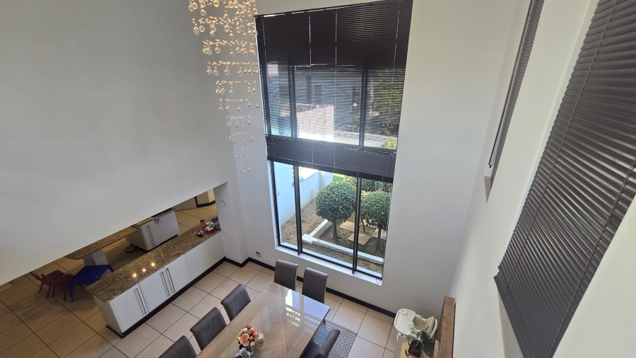 5 Bedroom Property for Sale in The Wilds Gauteng
