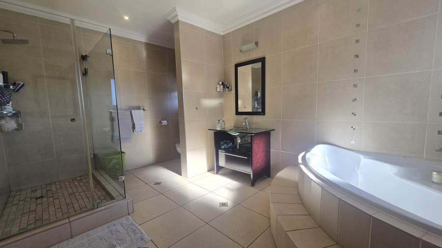 5 Bedroom Property for Sale in The Wilds Gauteng