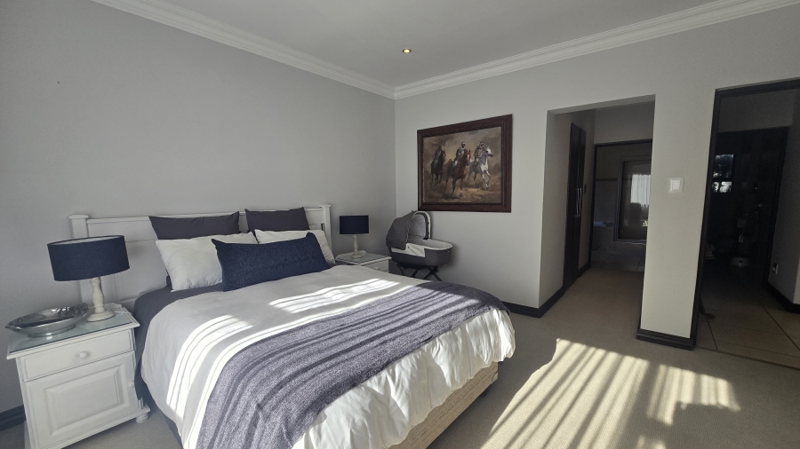 5 Bedroom Property for Sale in The Wilds Gauteng