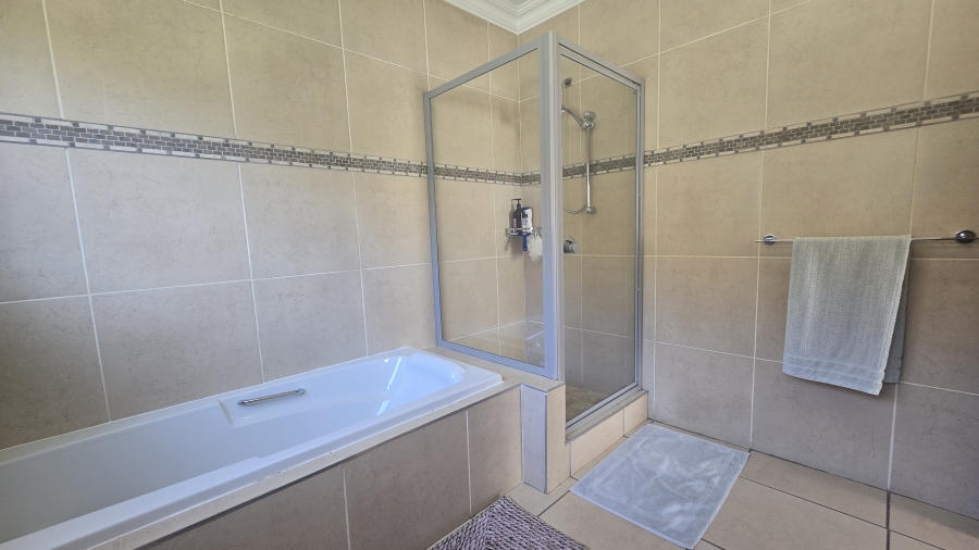 5 Bedroom Property for Sale in The Wilds Gauteng