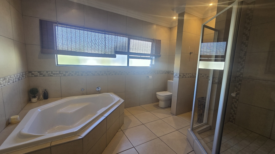 5 Bedroom Property for Sale in The Wilds Gauteng