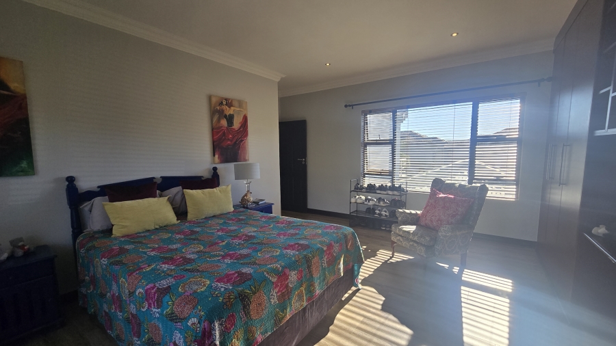 5 Bedroom Property for Sale in The Wilds Gauteng