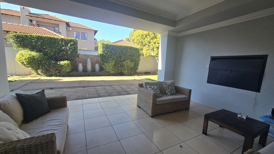 5 Bedroom Property for Sale in The Wilds Gauteng