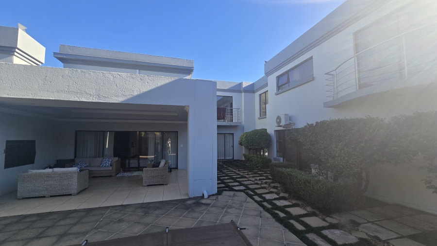 5 Bedroom Property for Sale in The Wilds Gauteng