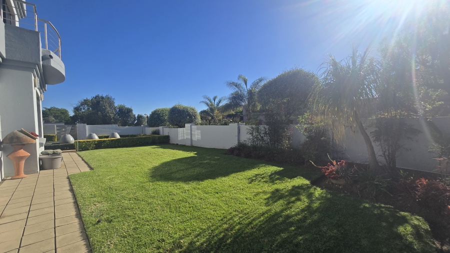 5 Bedroom Property for Sale in The Wilds Gauteng