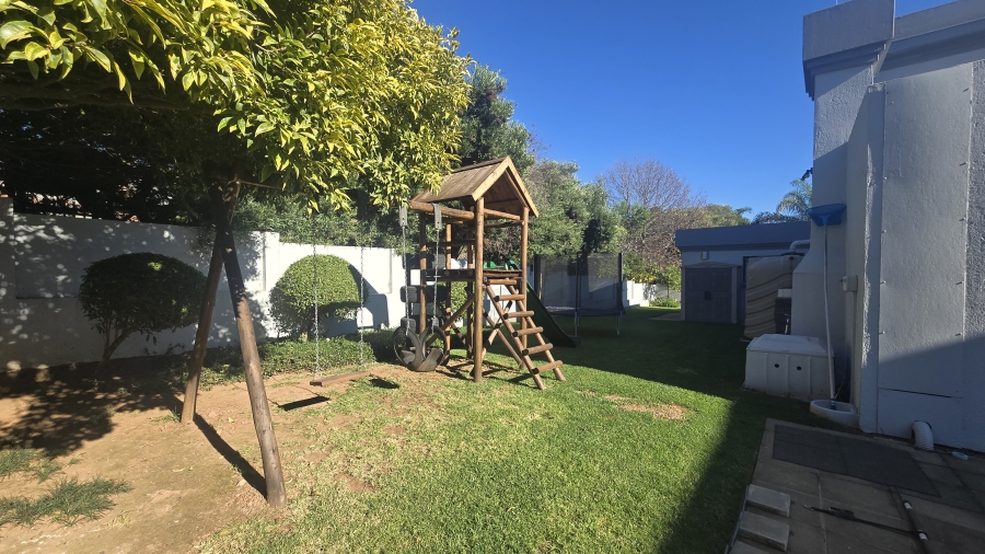 5 Bedroom Property for Sale in The Wilds Gauteng