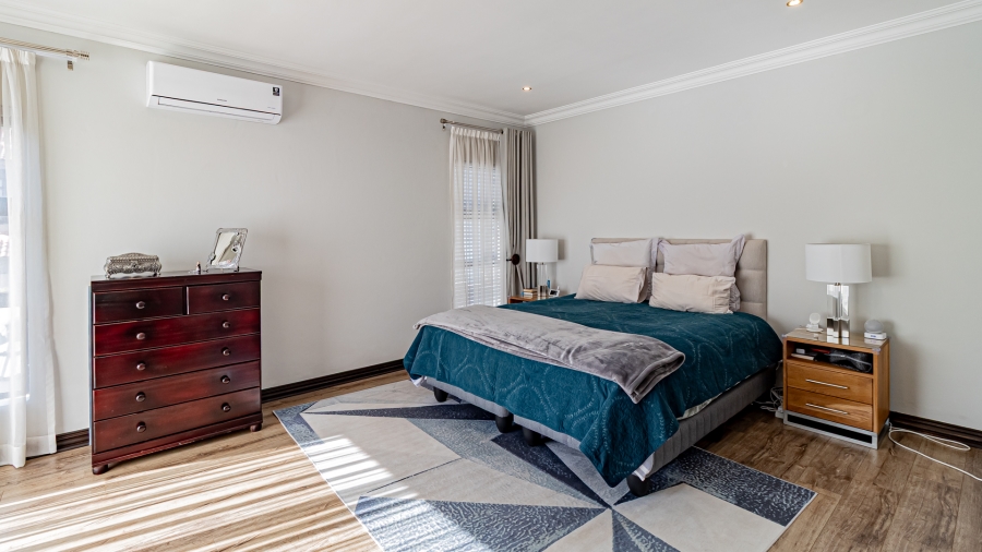 5 Bedroom Property for Sale in The Wilds Gauteng