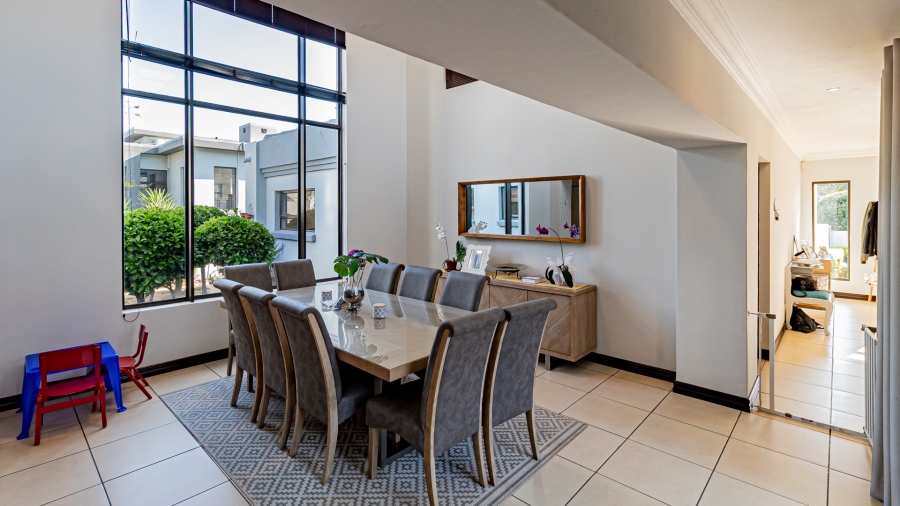 5 Bedroom Property for Sale in The Wilds Gauteng