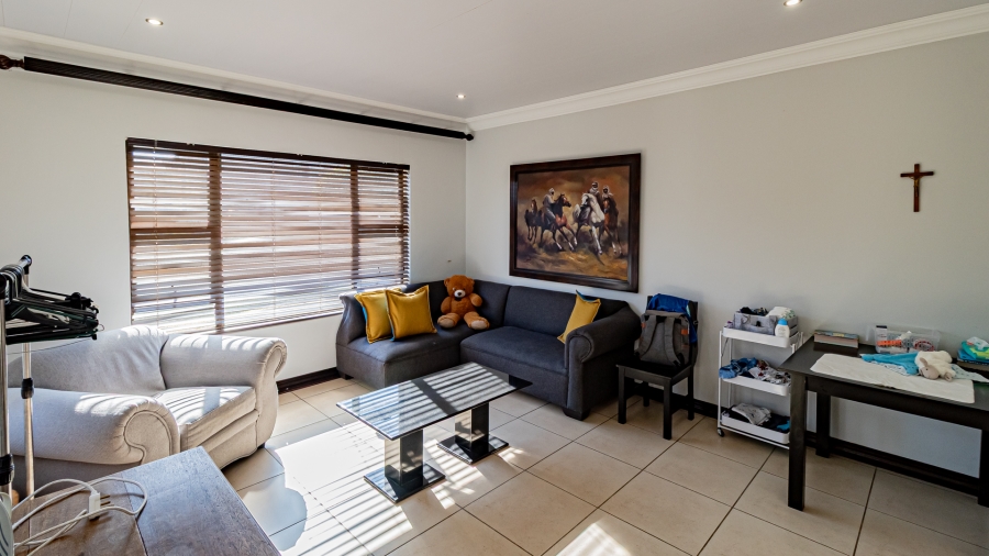 5 Bedroom Property for Sale in The Wilds Gauteng