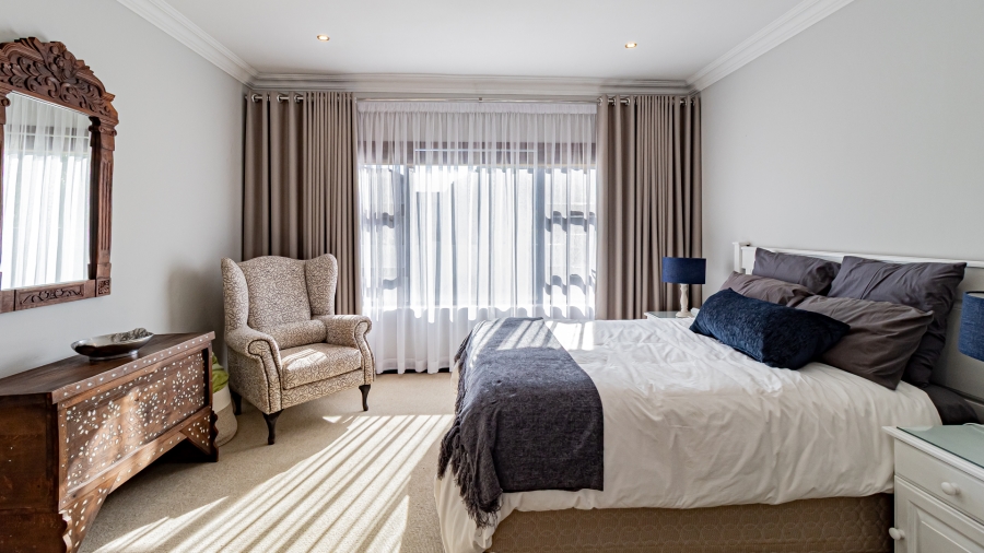 5 Bedroom Property for Sale in The Wilds Gauteng
