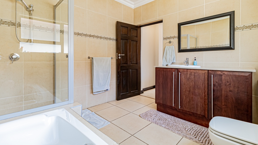 5 Bedroom Property for Sale in The Wilds Gauteng