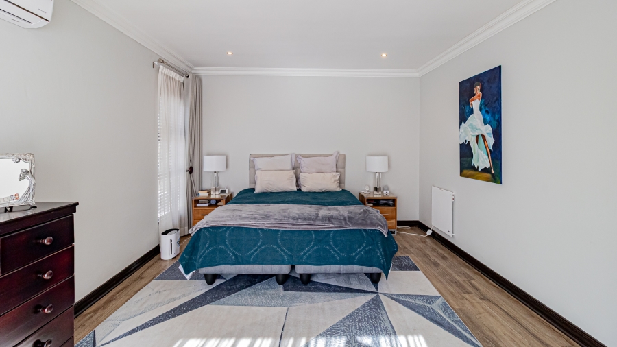 5 Bedroom Property for Sale in The Wilds Gauteng