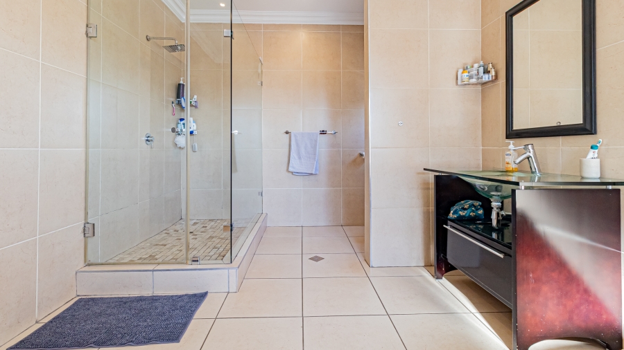 5 Bedroom Property for Sale in The Wilds Gauteng