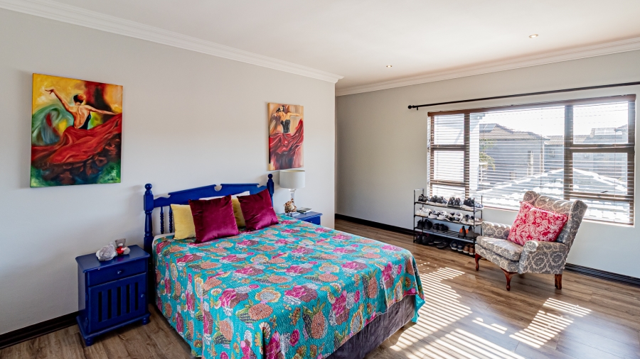 5 Bedroom Property for Sale in The Wilds Gauteng