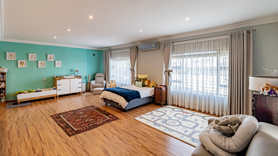 5 Bedroom Property for Sale in The Wilds Gauteng