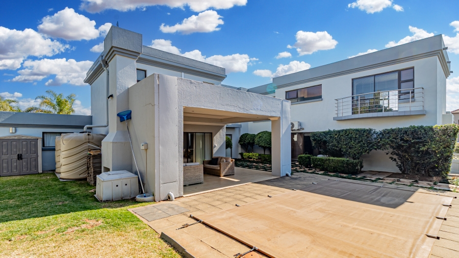 5 Bedroom Property for Sale in The Wilds Gauteng