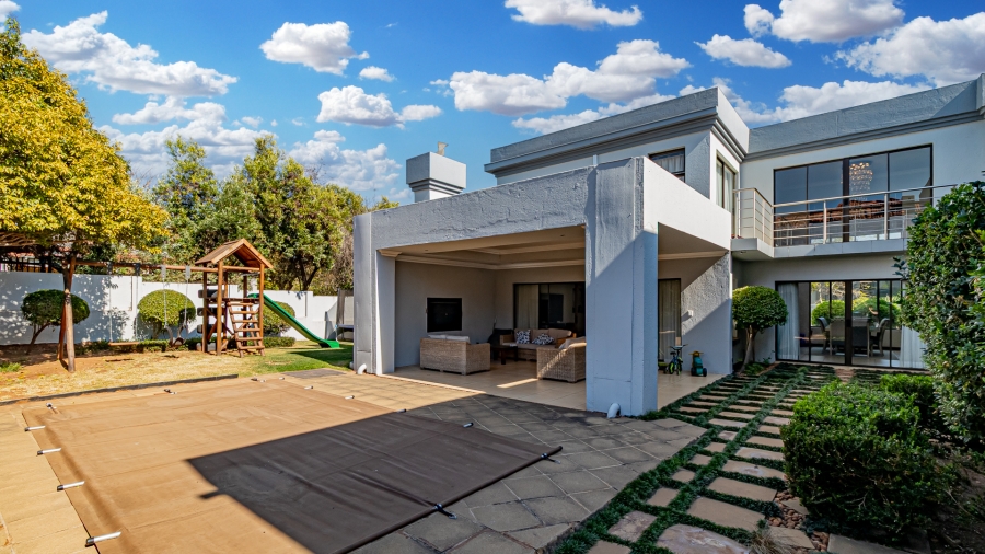 5 Bedroom Property for Sale in The Wilds Gauteng