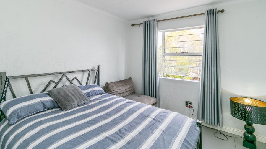 To Let 2 Bedroom Property for Rent in Vorna Valley Gauteng