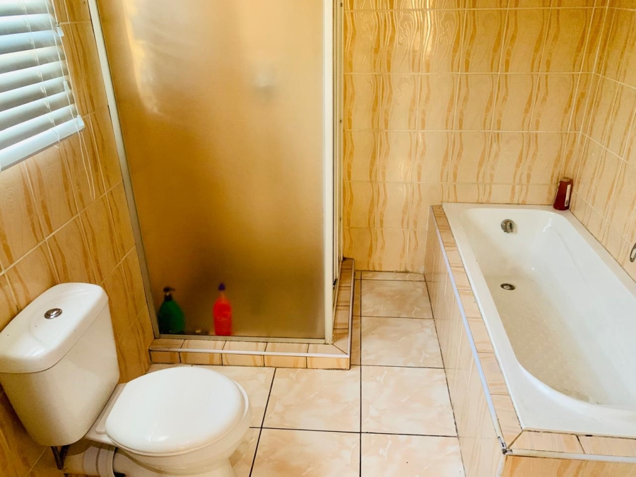 4 Bedroom Property for Sale in Spruit View Gauteng