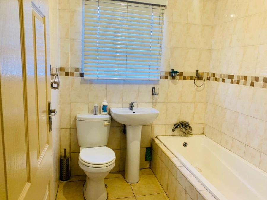 4 Bedroom Property for Sale in Spruit View Gauteng