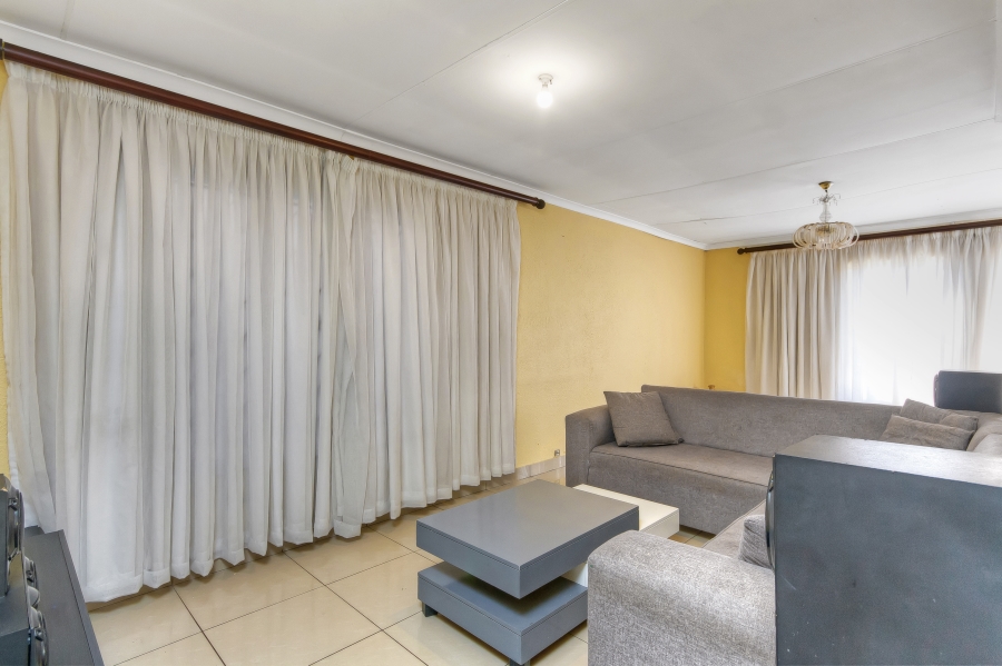 4 Bedroom Property for Sale in Ormonde View Gauteng