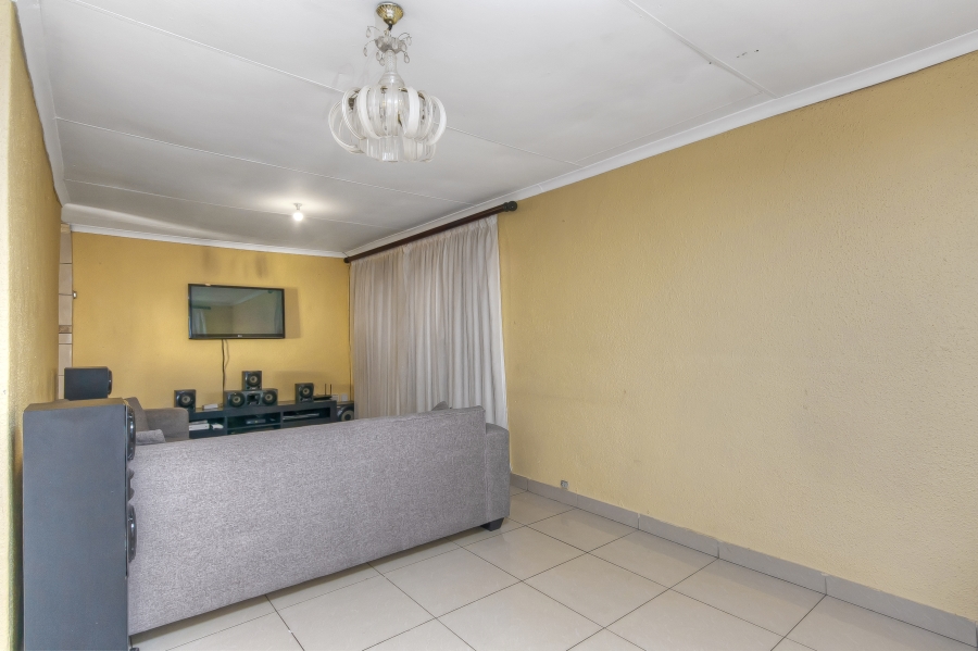 4 Bedroom Property for Sale in Ormonde View Gauteng