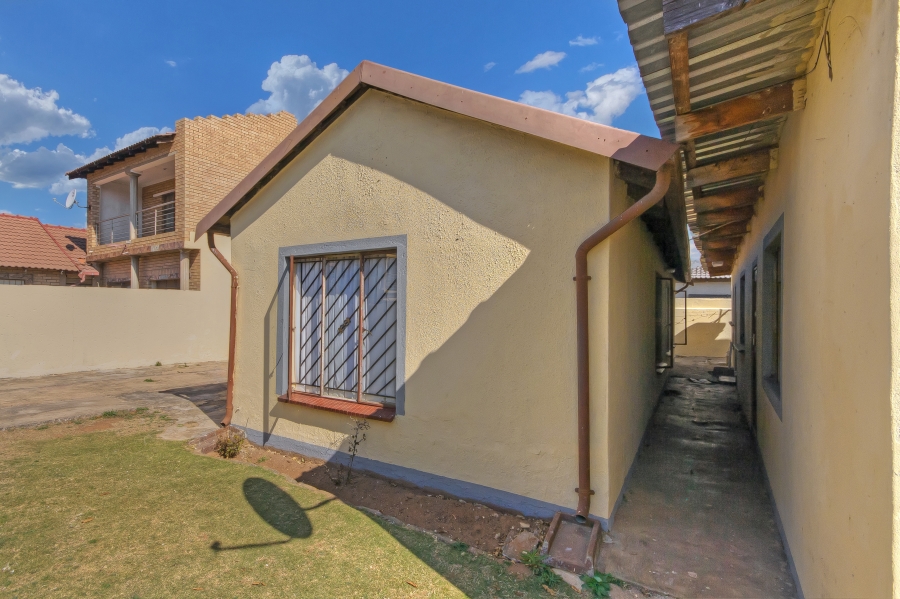 4 Bedroom Property for Sale in Ormonde View Gauteng