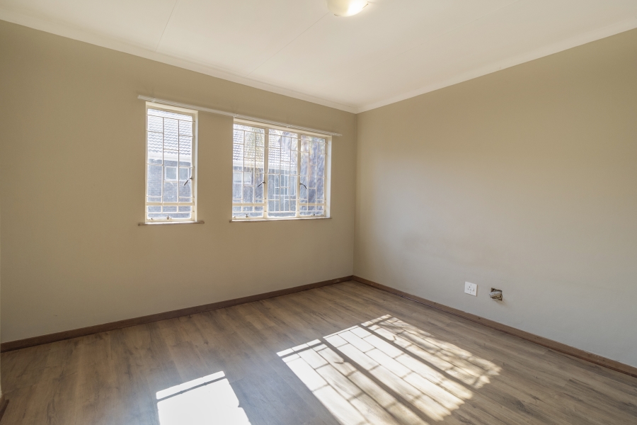 2 Bedroom Property for Sale in Garsfontein Gauteng