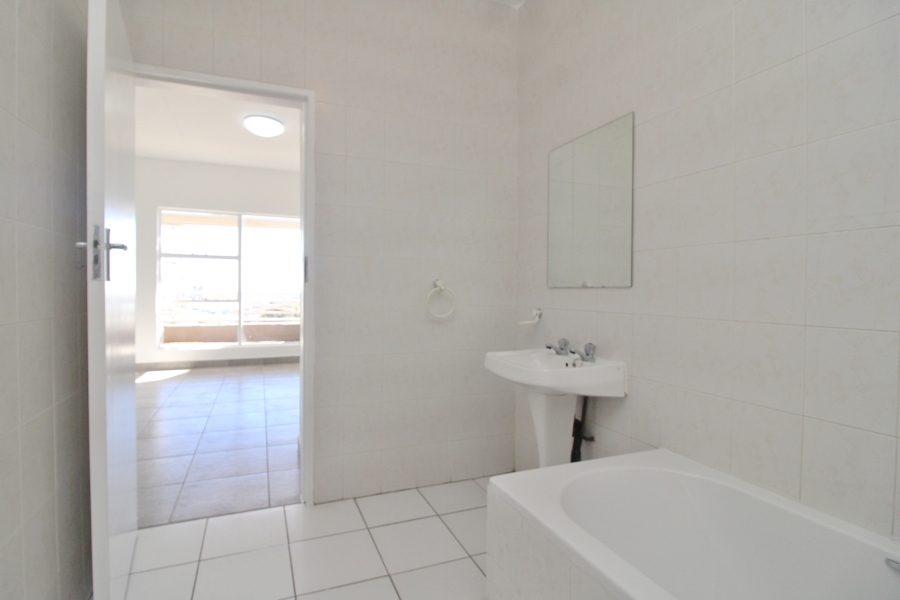 To Let 3 Bedroom Property for Rent in Sunnyrock Gauteng