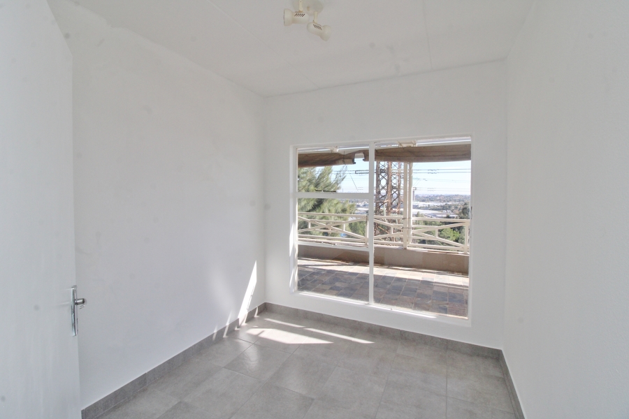 To Let 3 Bedroom Property for Rent in Sunnyrock Gauteng