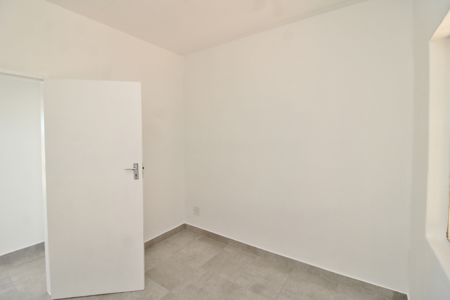 To Let 3 Bedroom Property for Rent in Sunnyrock Gauteng
