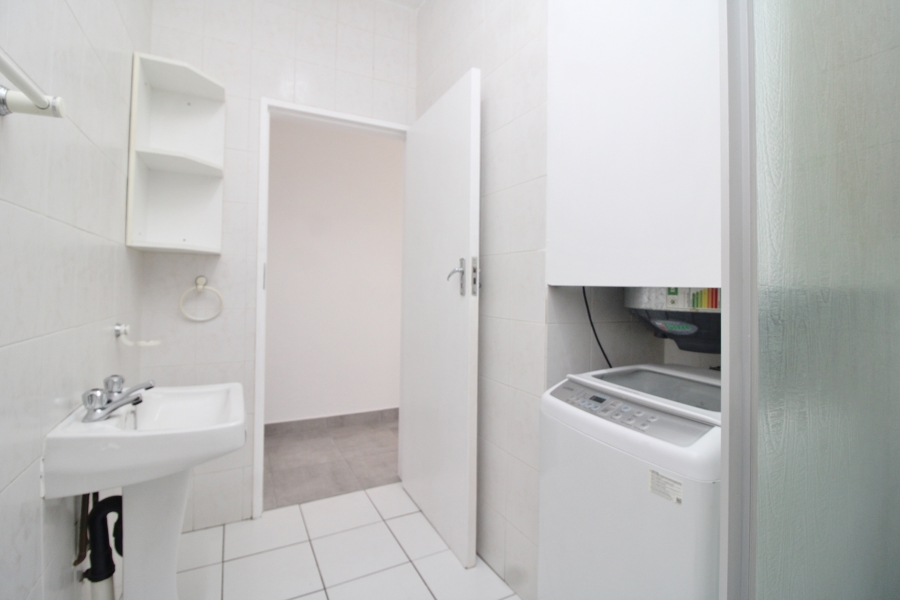 To Let 3 Bedroom Property for Rent in Sunnyrock Gauteng