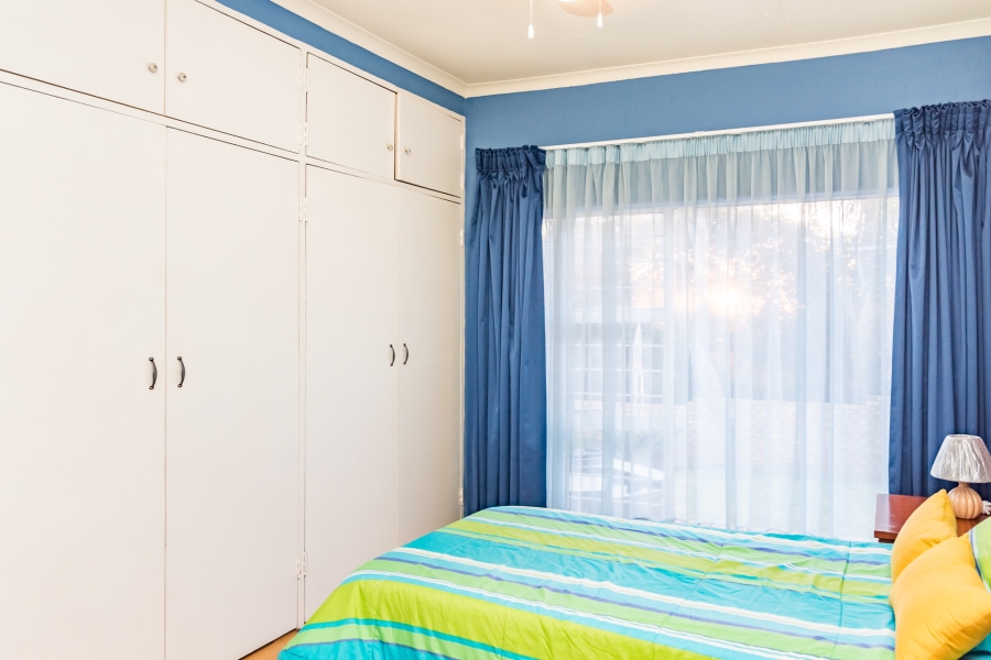 6 Bedroom Property for Sale in Roodekrans Gauteng
