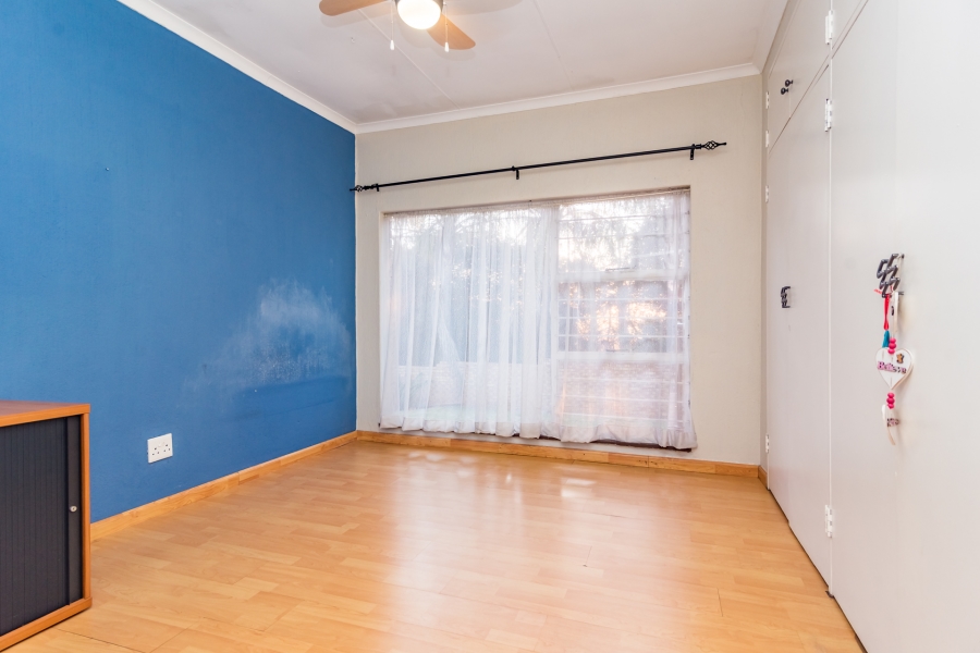 6 Bedroom Property for Sale in Roodekrans Gauteng