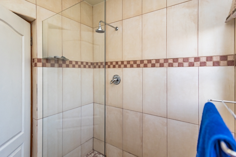6 Bedroom Property for Sale in Roodekrans Gauteng
