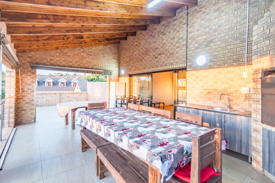6 Bedroom Property for Sale in Roodekrans Gauteng