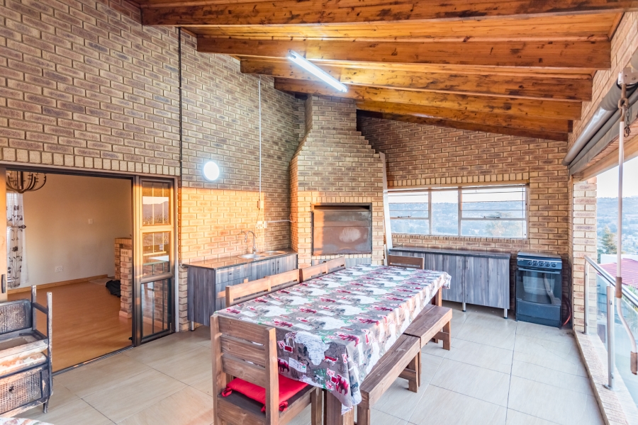 6 Bedroom Property for Sale in Roodekrans Gauteng
