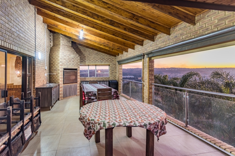 6 Bedroom Property for Sale in Roodekrans Gauteng