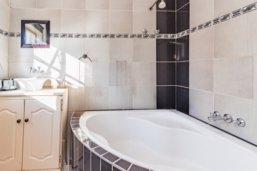 3 Bedroom Property for Sale in Delarey Gauteng
