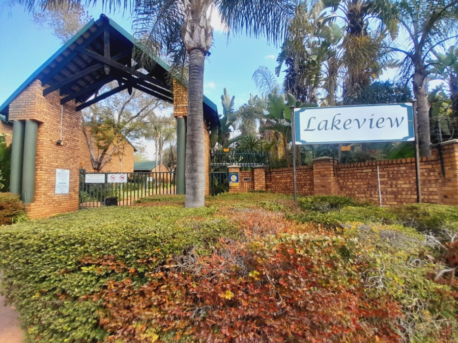 3 Bedroom Property for Sale in Faerie Glen Gauteng