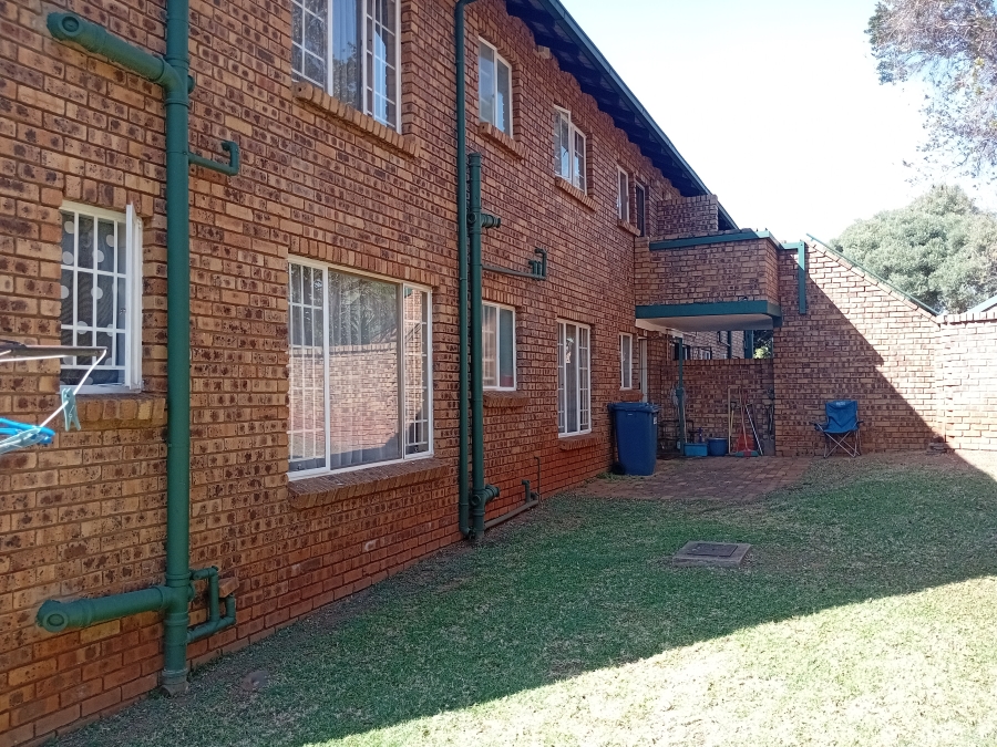 3 Bedroom Property for Sale in Faerie Glen Gauteng