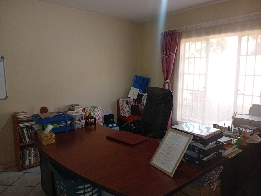 3 Bedroom Property for Sale in Faerie Glen Gauteng