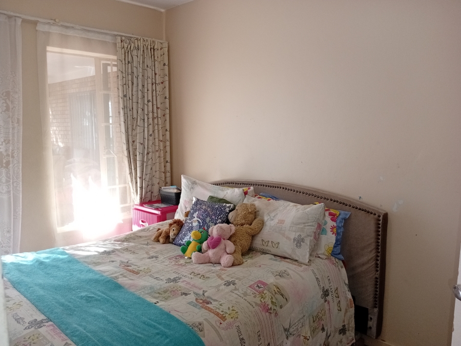 3 Bedroom Property for Sale in Faerie Glen Gauteng
