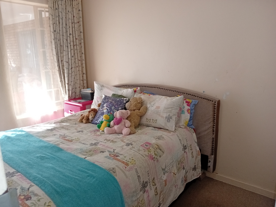 3 Bedroom Property for Sale in Faerie Glen Gauteng