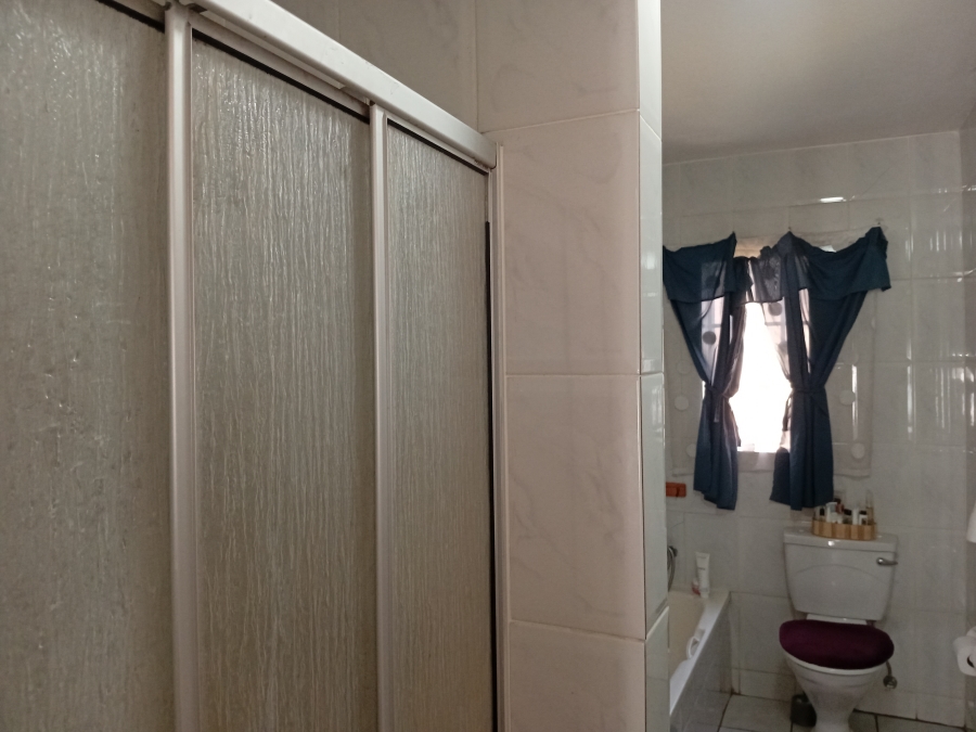 3 Bedroom Property for Sale in Faerie Glen Gauteng